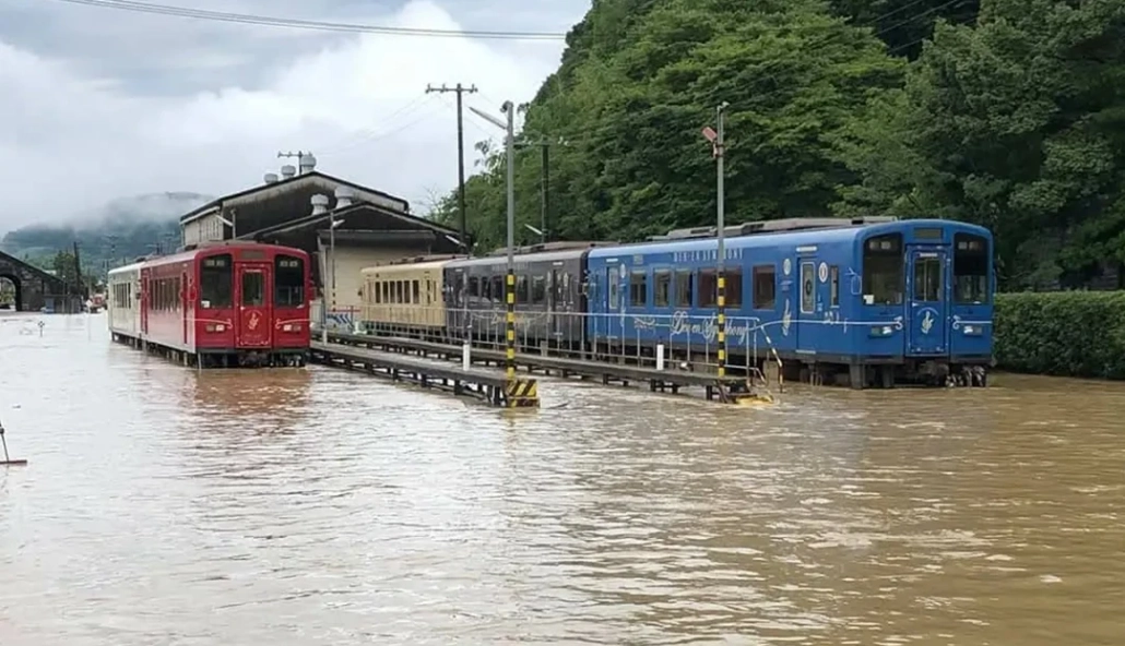 令和2年7月豪雨で被災したくま川鉄道の車輛